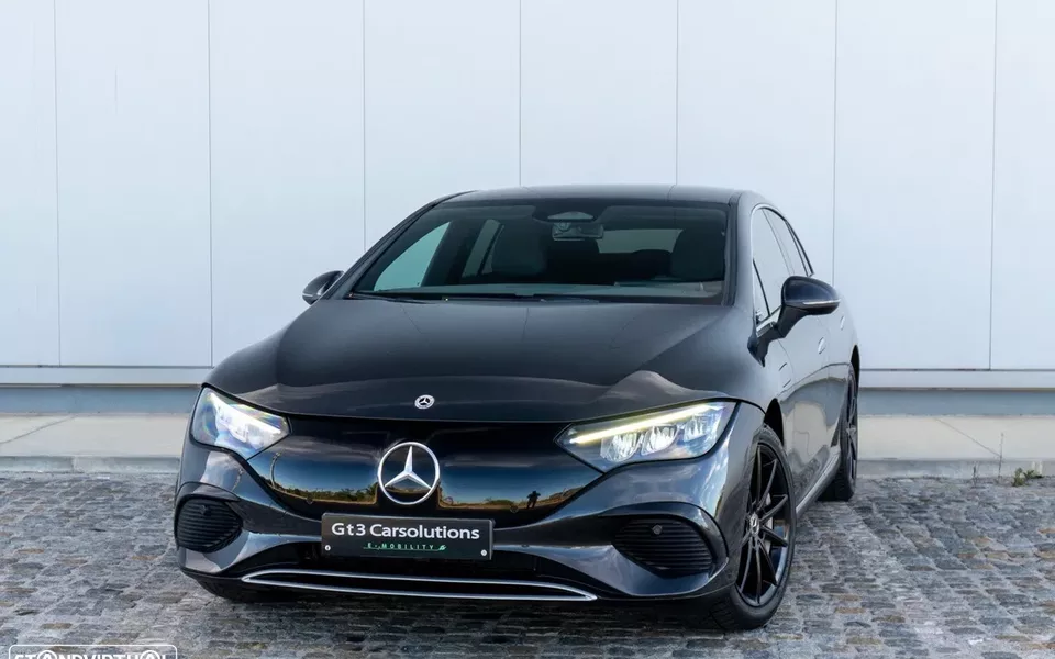 Mercedes-Benz EQE 300 Electric Art