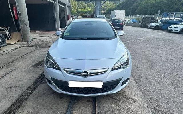 OPEL Astra Astra GTC 2.0CDTi S/S Sport