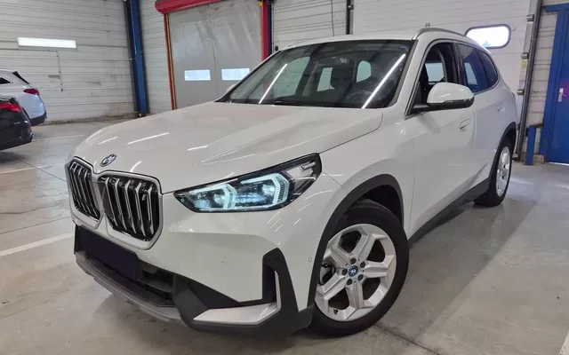 BMW iX1 xDrive30