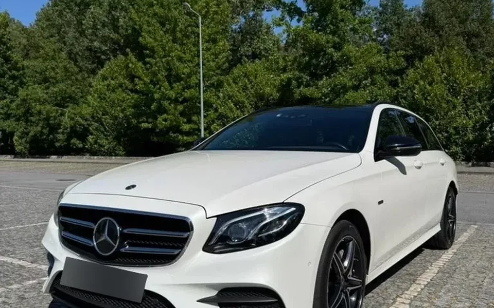 Mercedes-Benz E 300 de 9G-TRONIC AMG Line