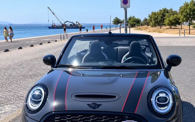 MINI Cabrio John Cooper Works Auto Desportiva