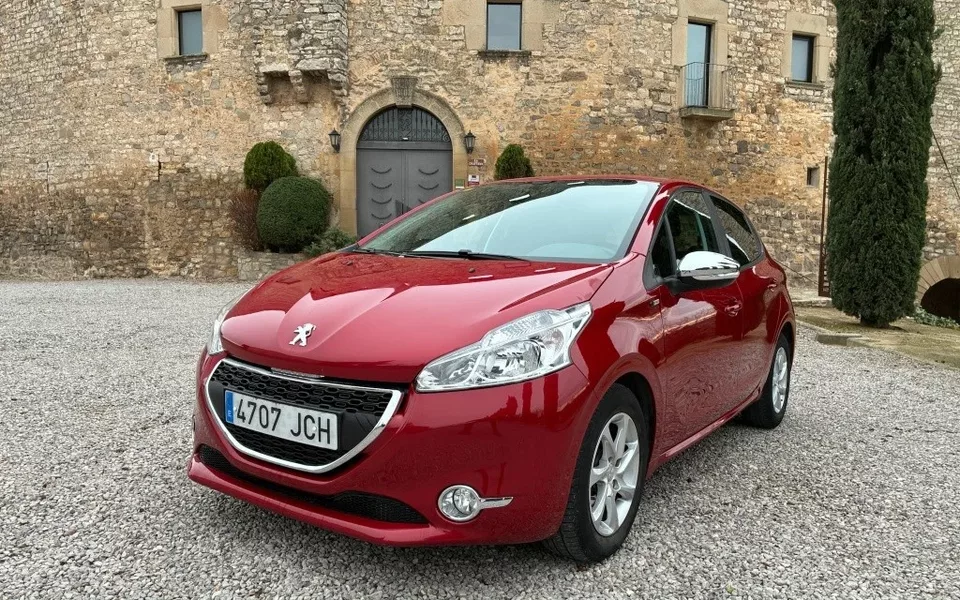 PEUGEOT 208 208 1.6e-HDi Style