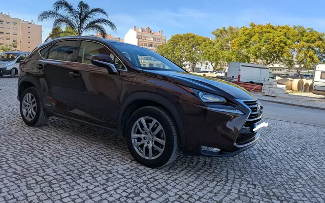 Lexus NX 300h Executive+