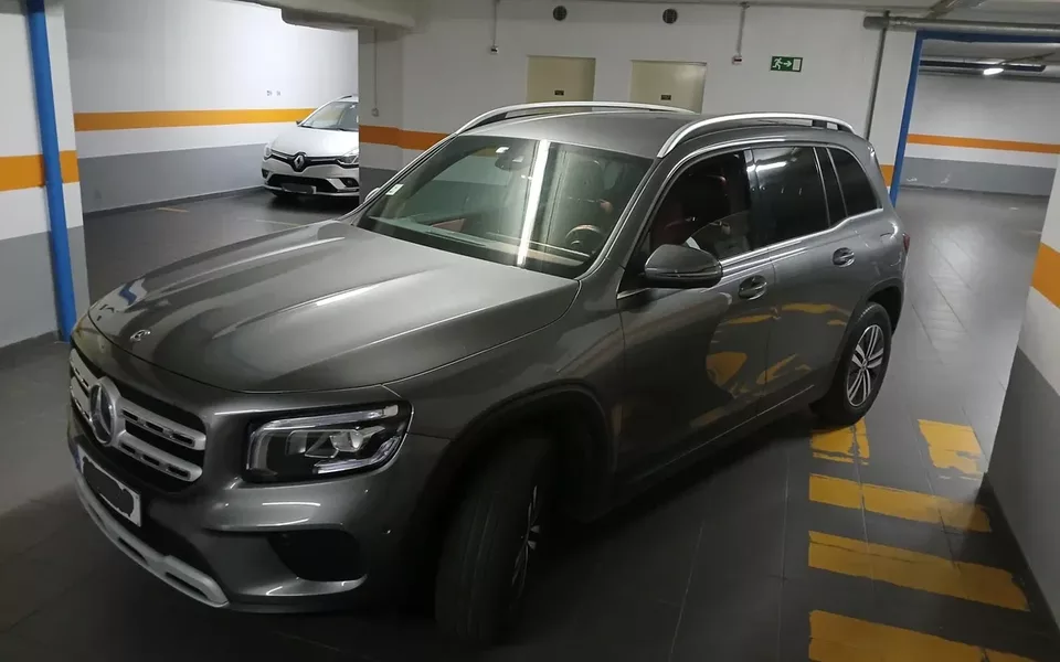Mercedes-Benz GLB 180