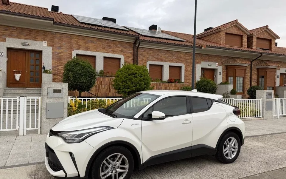 TOYOTA C-HR C-HR 125H Active