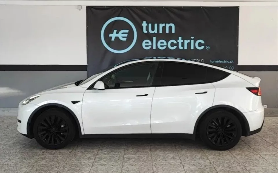 Tesla Model Y Long Range Dual Motor AWD
