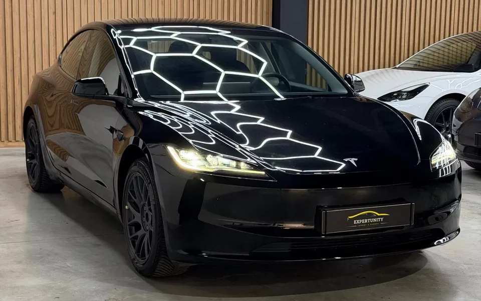 Tesla Model 3 Standard Range Plus RWD