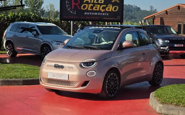 Fiat 500e La Prima
