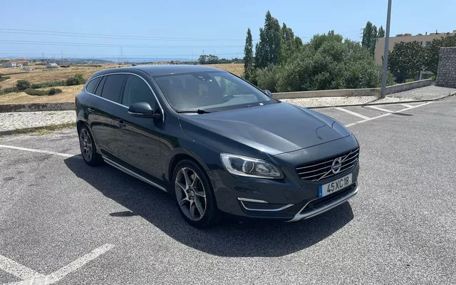 Volvo V60 D6 Plug-In-Hybrid AWD Geartronic Momentum