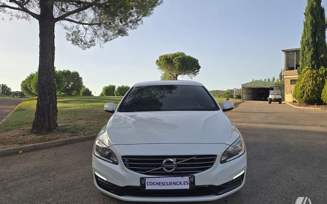 VOLVO V60 V60 D2 Momentum 120