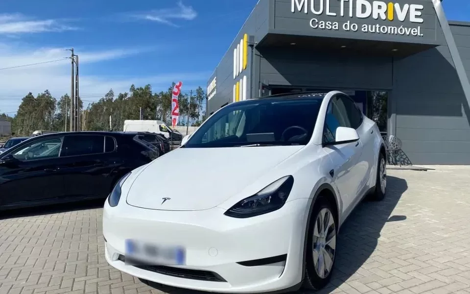 Tesla Model Y Standard RWD