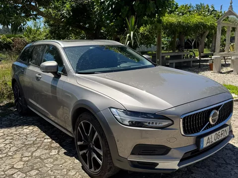 Volvo V90 Cross Country 2.0 B4 Plus AWD
