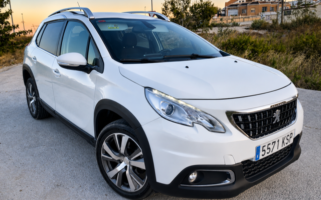 PEUGEOT 2008 2008 1.2 PureTech S&S Allure EAT6 110