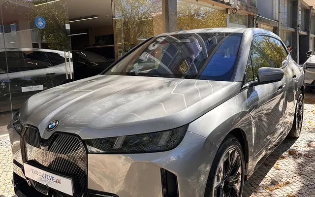 BMW iX xDrive 45 Pack Desportivo