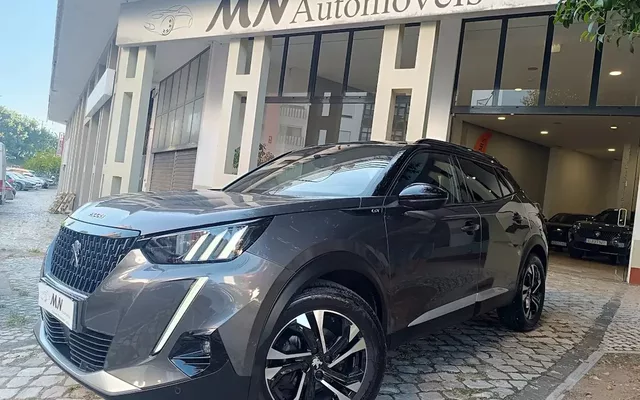 Peugeot 2008 PureTech 130 EAT8 GT