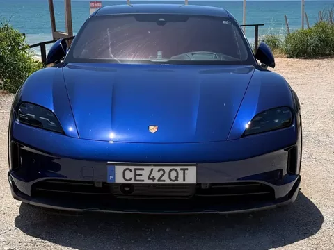 Porsche Taycan Cross Turismo 4