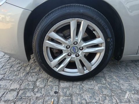 VOLVO V60 V60 D3 Summum - 8500€ en Cordoba