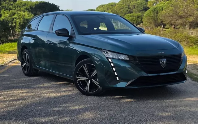 Peugeot 308 SW 1.2 PureTech Style J17