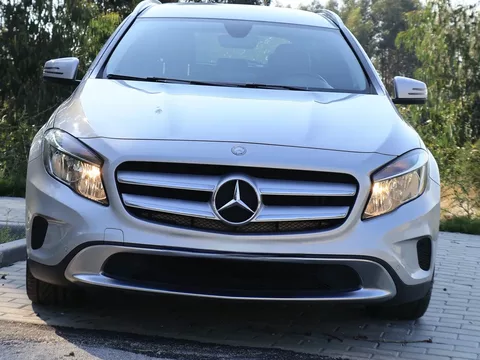 Mercedes-Benz GLA 200