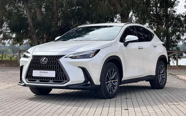 Lexus NX 450h+
