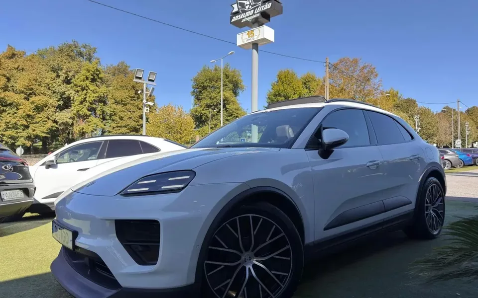 Porsche Macan Electric 4