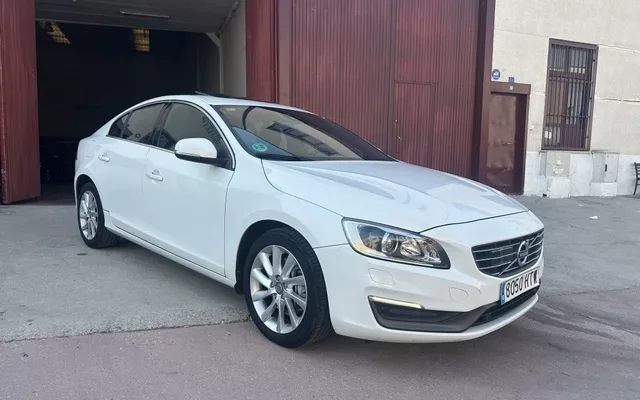 VOLVO S60 S60 T5 Momentum Aut.