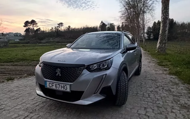 Peugeot 2008 PureTech 130 Allure