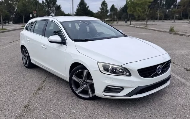 Volvo V60 2.0 D4 R-Design