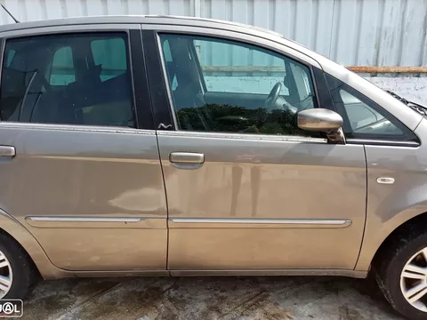 Lancia Musa 1.3 16V M-jet Oro DFN