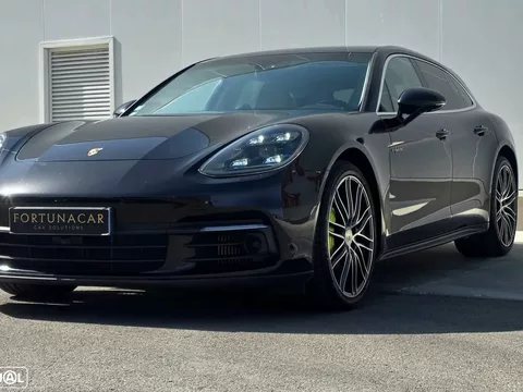 Porsche Panamera Sport Turismo 4 E-Hybrid Platinum Edition