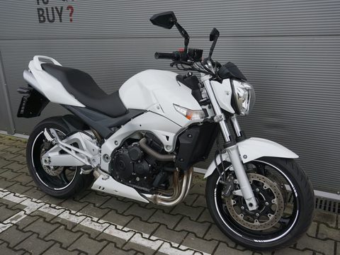Suzuki GSR 600 GPR