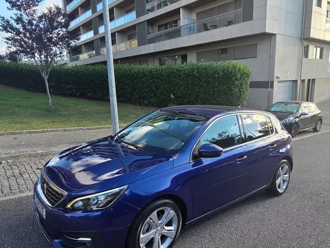 Peugeot 308 1.2 PureTech Allure EAT8