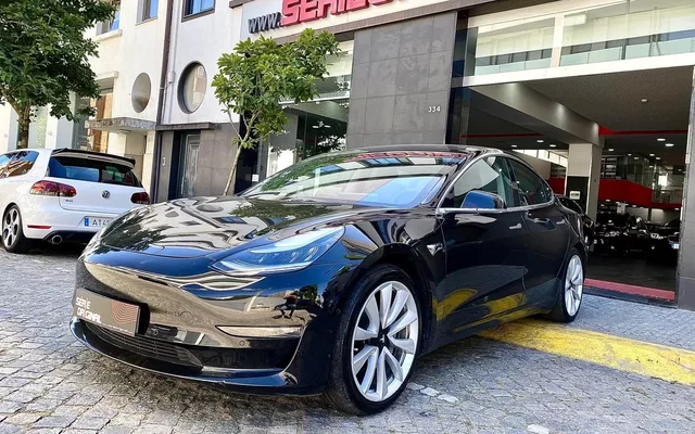 Tesla Model 3 AWD Dual Motor Performance