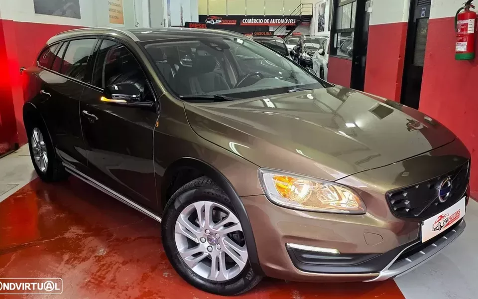 Volvo V60 Cross Country 2.0 D3 Momentum