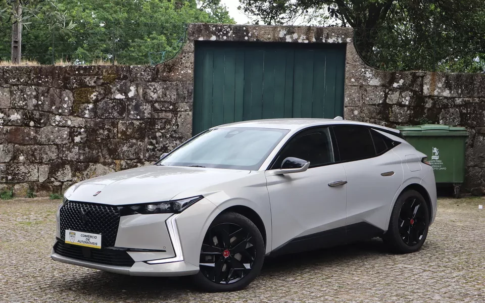DS DS4 E-TENSE 225 PERFORMANCE LINE