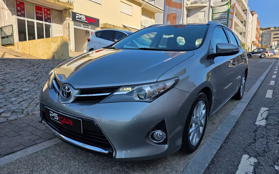 Toyota Auris Touring Sports 1.33 VVT-i Exclusive +Navi