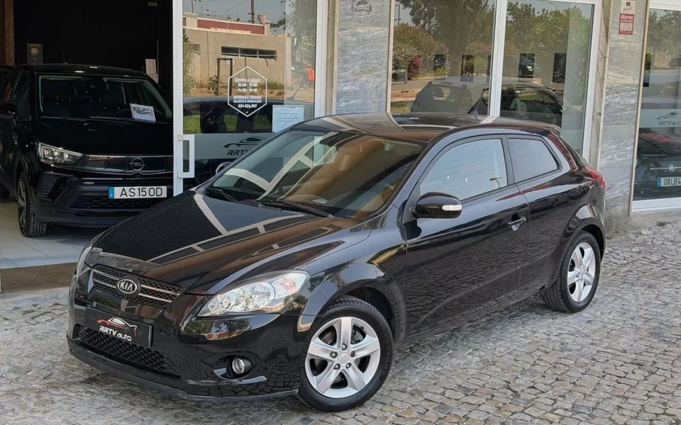 Kia Ceed S Coupé 1.4 CVVT EX ISG