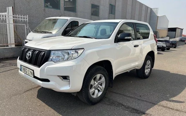 TOYOTA Land Cruiser Land Cruiser D-4D GX