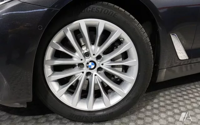 BMW Serie 5 530 530 i Touring Luxury 252cv