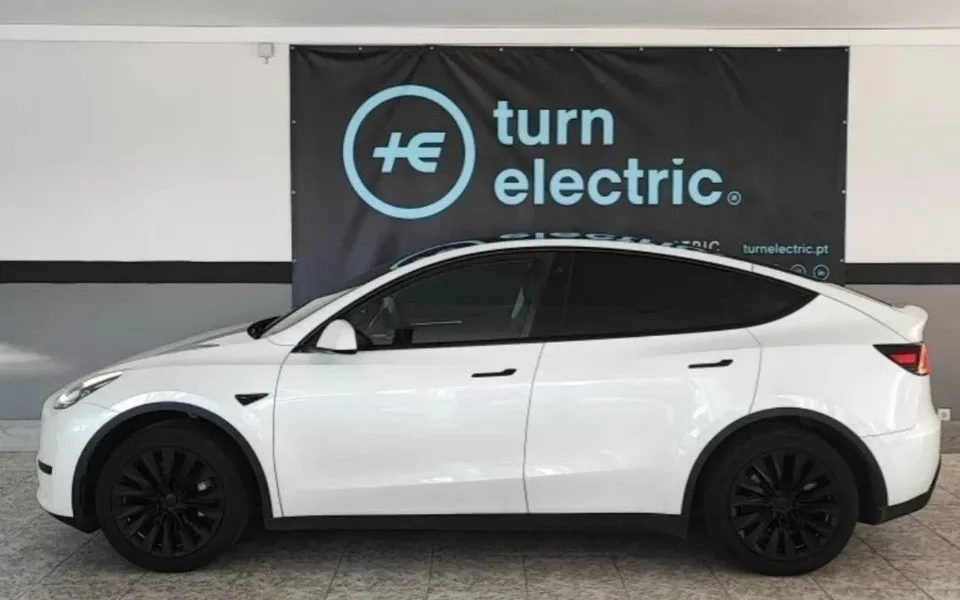 Tesla Model Y Long Range Dual Motor AWD
