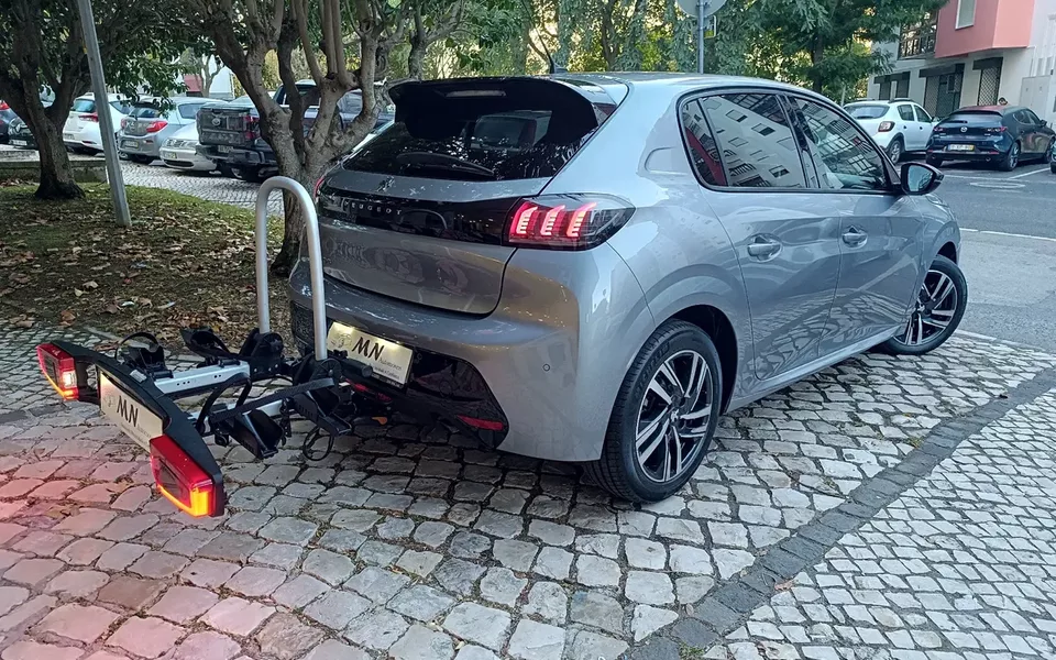 Peugeot 208 PureTech 100 EAT8 Active Pack