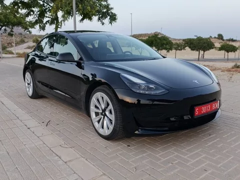TESLA Model 3 Model 3 Standard Range RWD Plus