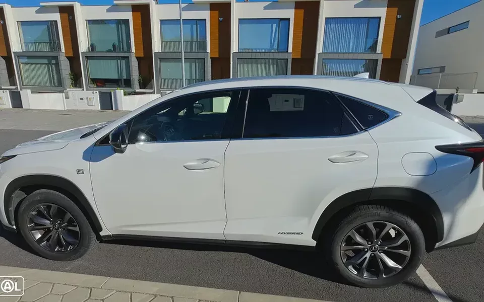 Lexus NX 300h F Sport 4WD