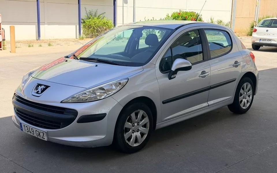 PEUGEOT 207 Peugeot Confort 1.4 HDI 70
