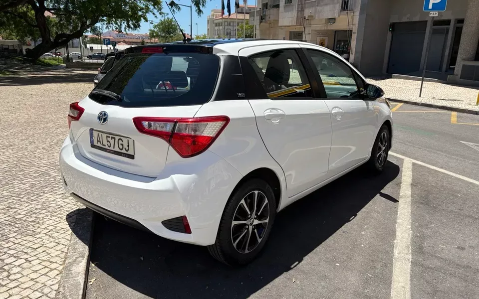 Toyota Yaris 1.5 HSD Comfort+Navi