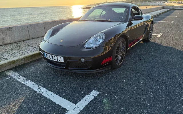 Porsche Cayman 2.7