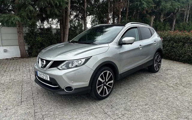 Nissan Qashqai 1.5 dCi Tekna Premium Pele
