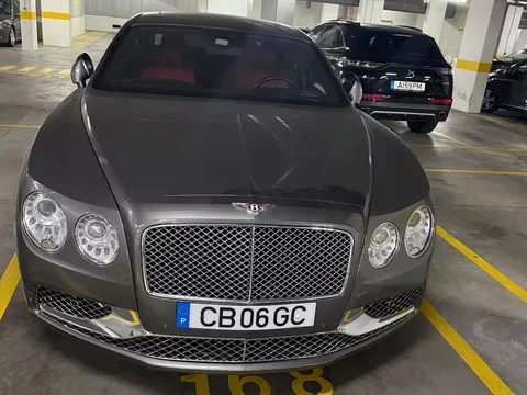 Bentley Flying Spur V8