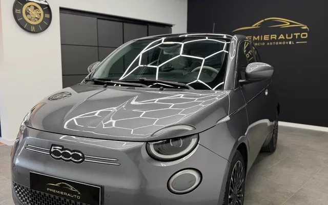 Fiat 500e La Prima