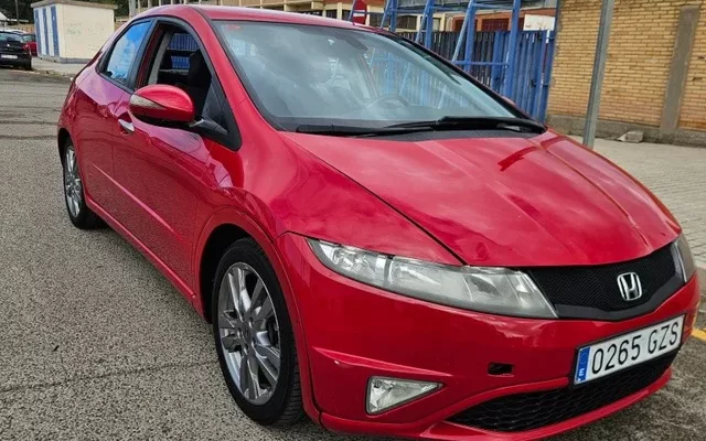 HONDA Civic Civic 2.2i-CTDI Executive - 5200€ en Zaragoza